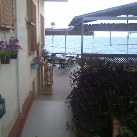 Yali Hotel Side Bagian luar foto