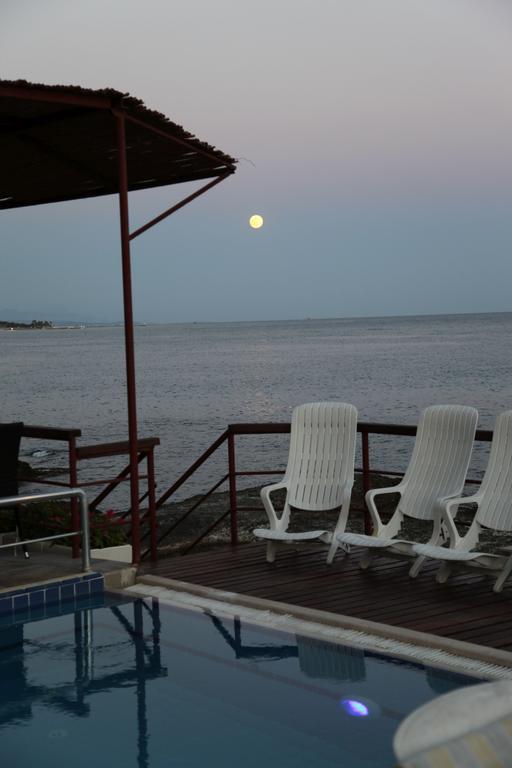 Yali Hotel Side Bagian luar foto