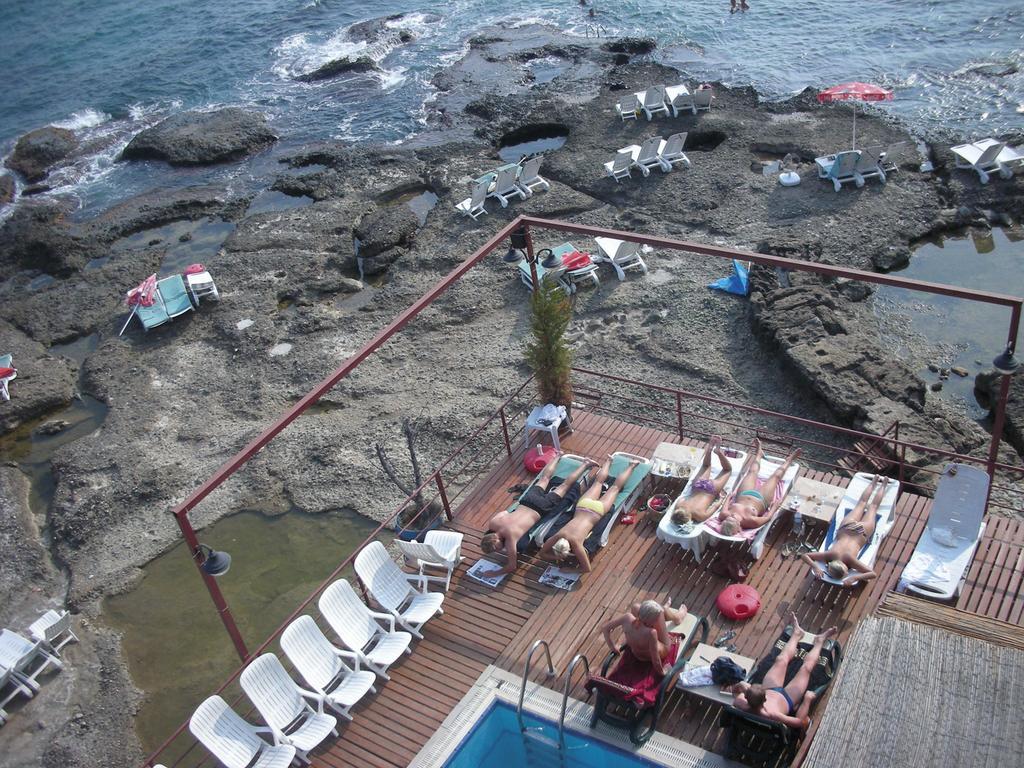 Yali Hotel Side Bagian luar foto
