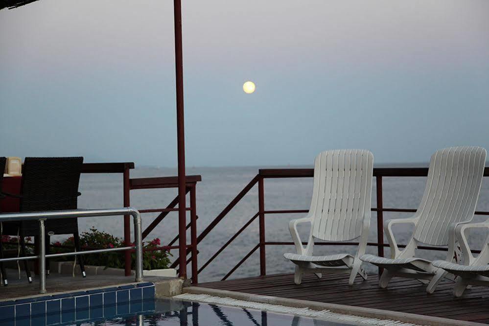 Yali Hotel Side Bagian luar foto